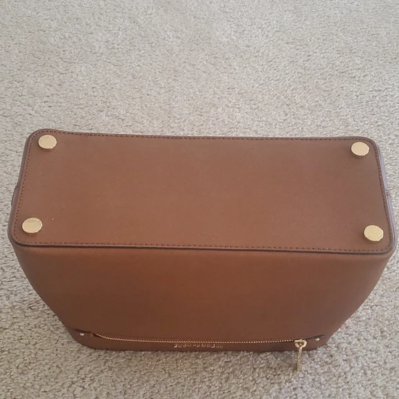 NWOT Michael Kors leather satchel. - Picture 3 of 6